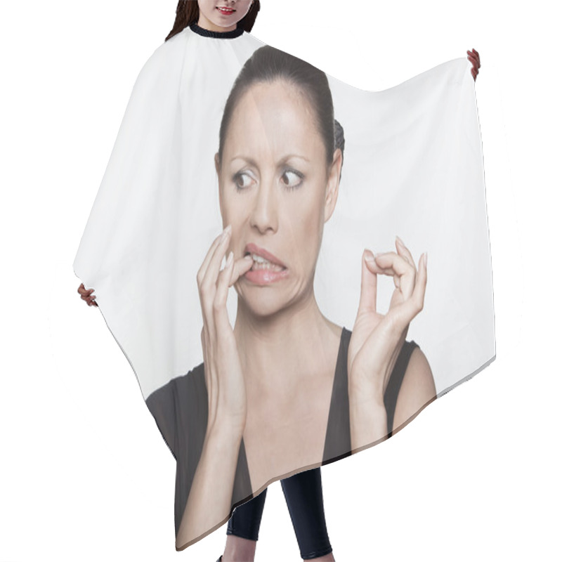 Personality  Anguish Woman Hair Cutting Cape