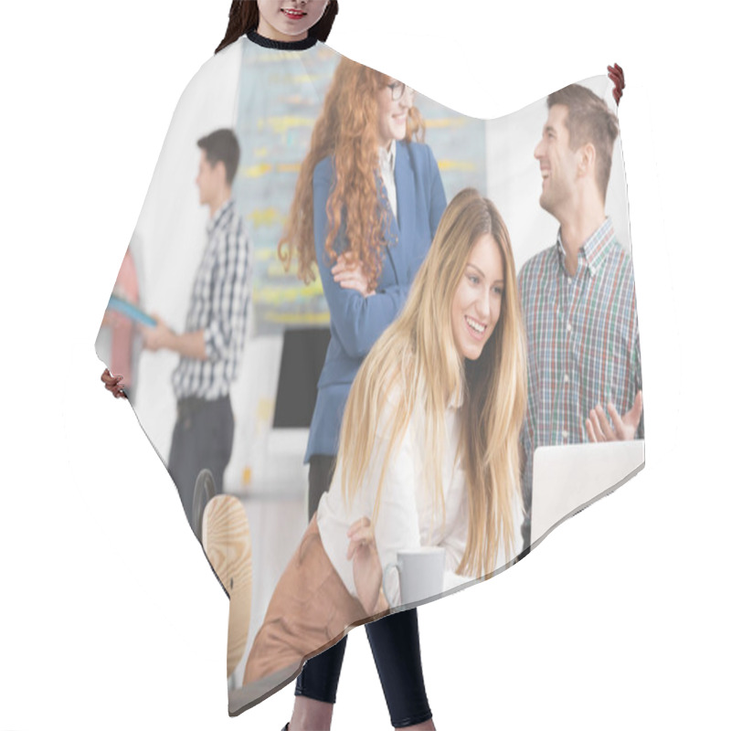 Personality  Friends Running Creative Business Hair Cutting Cape