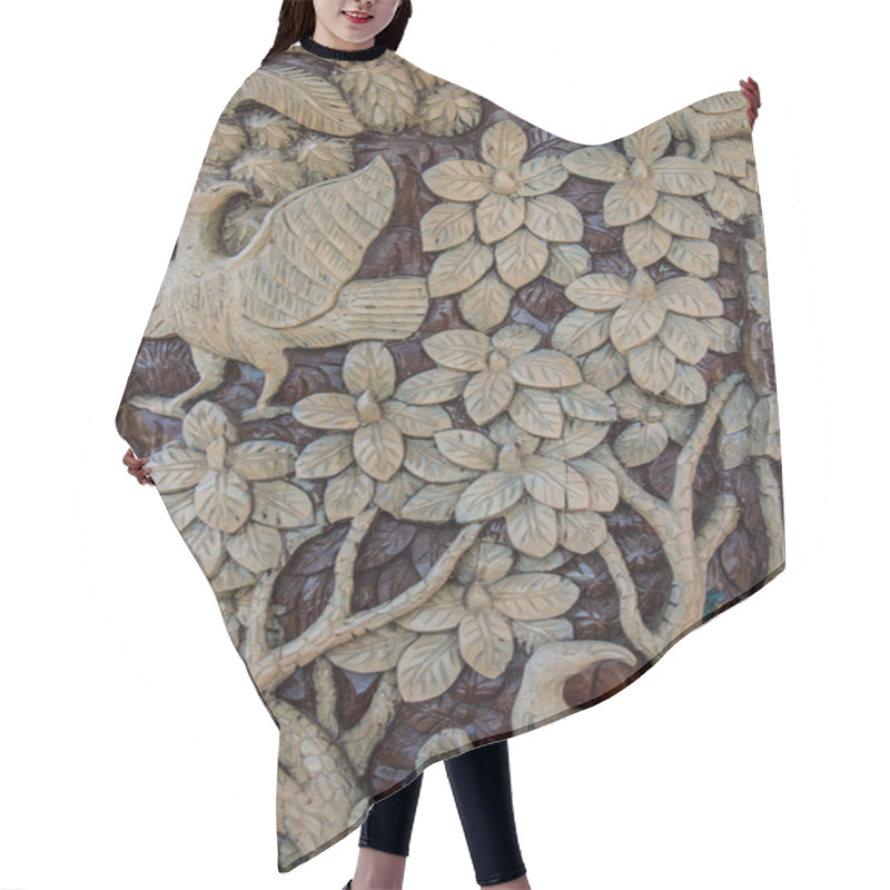 Personality  Carved Wooden Latticework  Pattern Of Tree With Bird Hair Cutting Cape