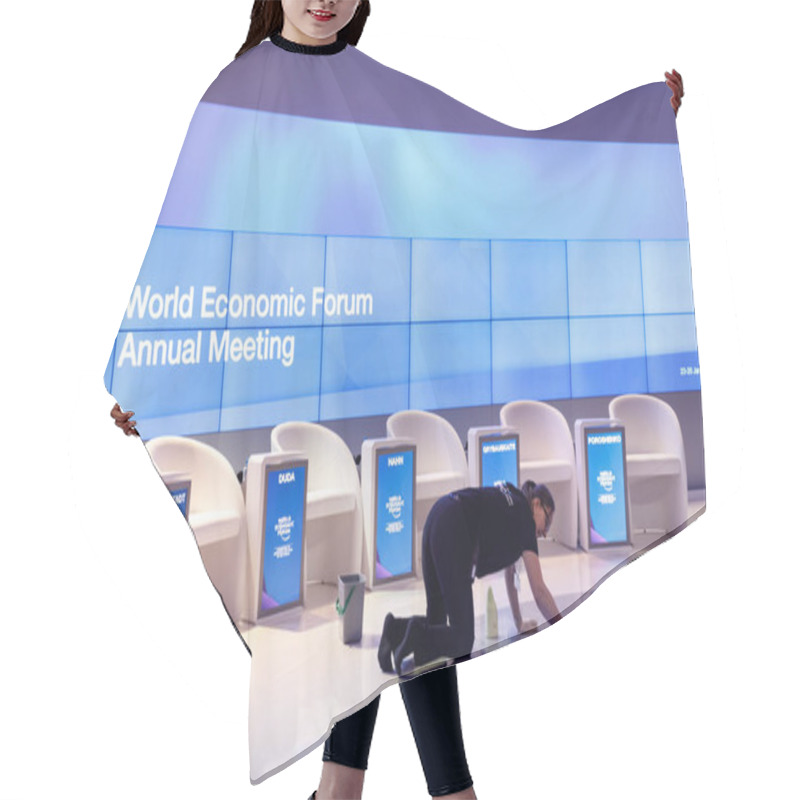 Personality  World Economic Forum In Davos Hair Cutting Cape