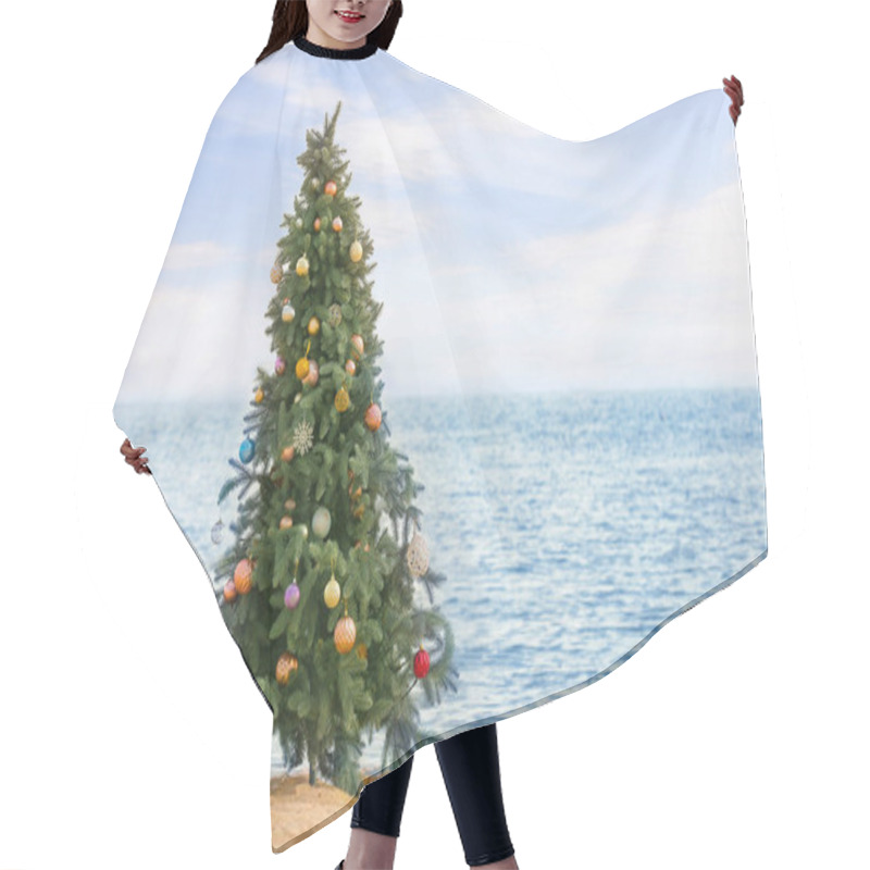 Personality  Christmas Tree On Sea Beach Hair Cutting Cape