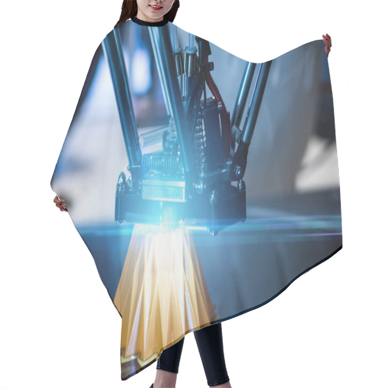 Personality  3D Printing Machine During Work Process Hair Cutting Cape