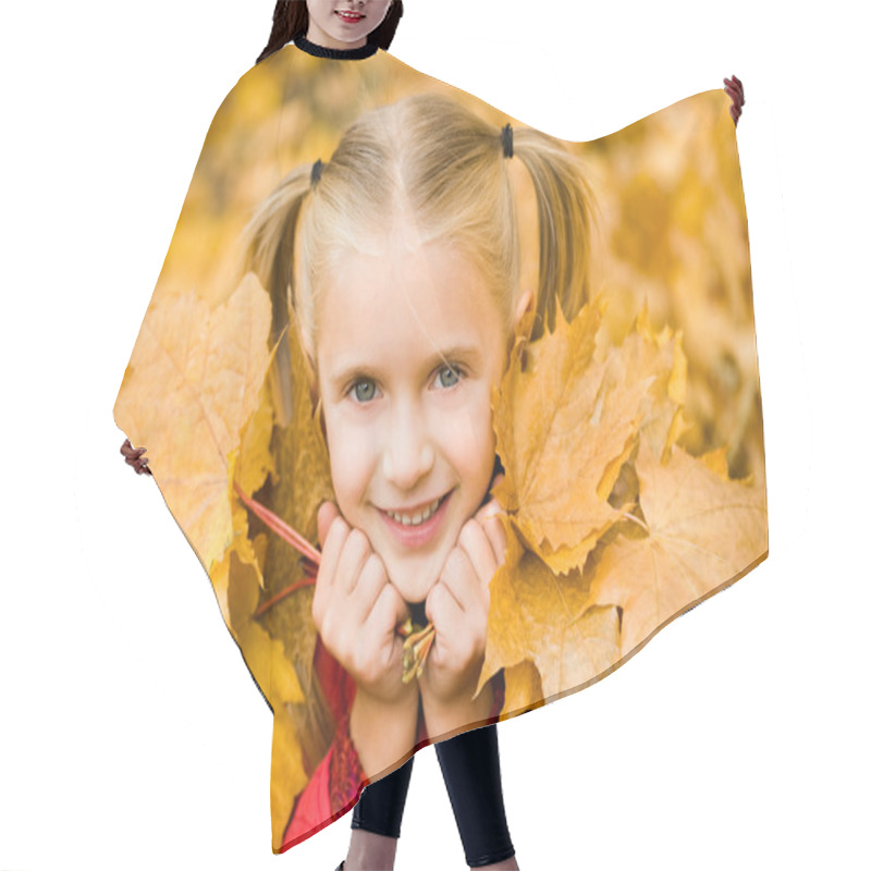 Personality  Girl With Leaves Hair Cutting Cape