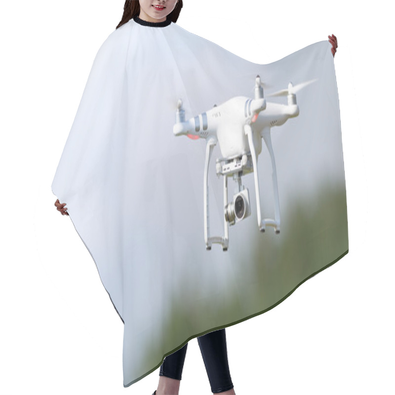 Personality  Flying Drone In Action Hair Cutting Cape