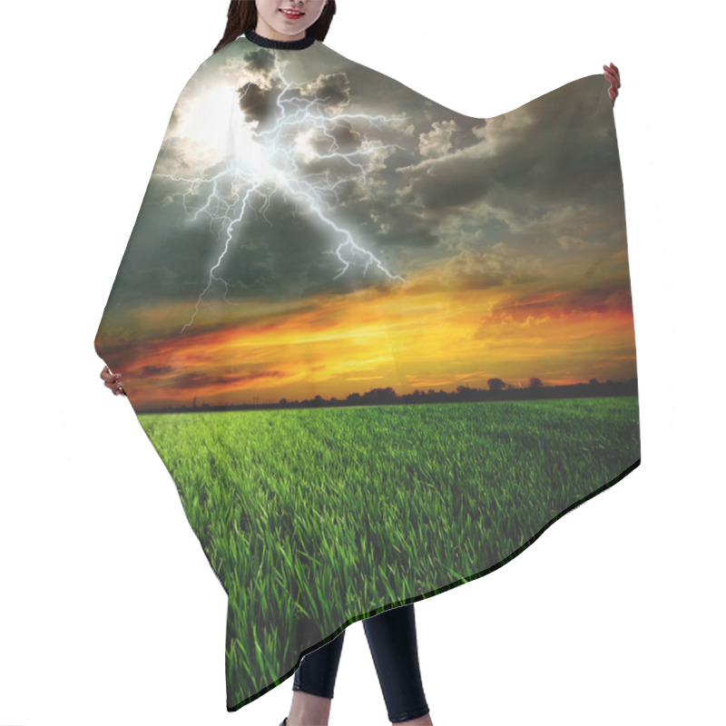 Personality  Green Grass Hair Cutting Cape