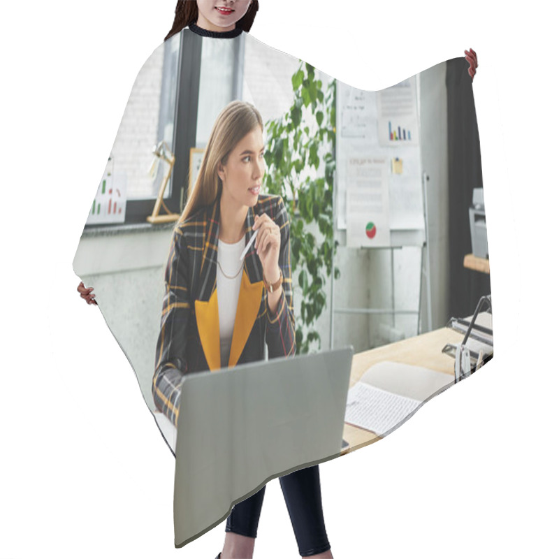 Personality  Stylish Businesswoman Focused On Her Tasks At A Modern Office Workspace. Hair Cutting Cape