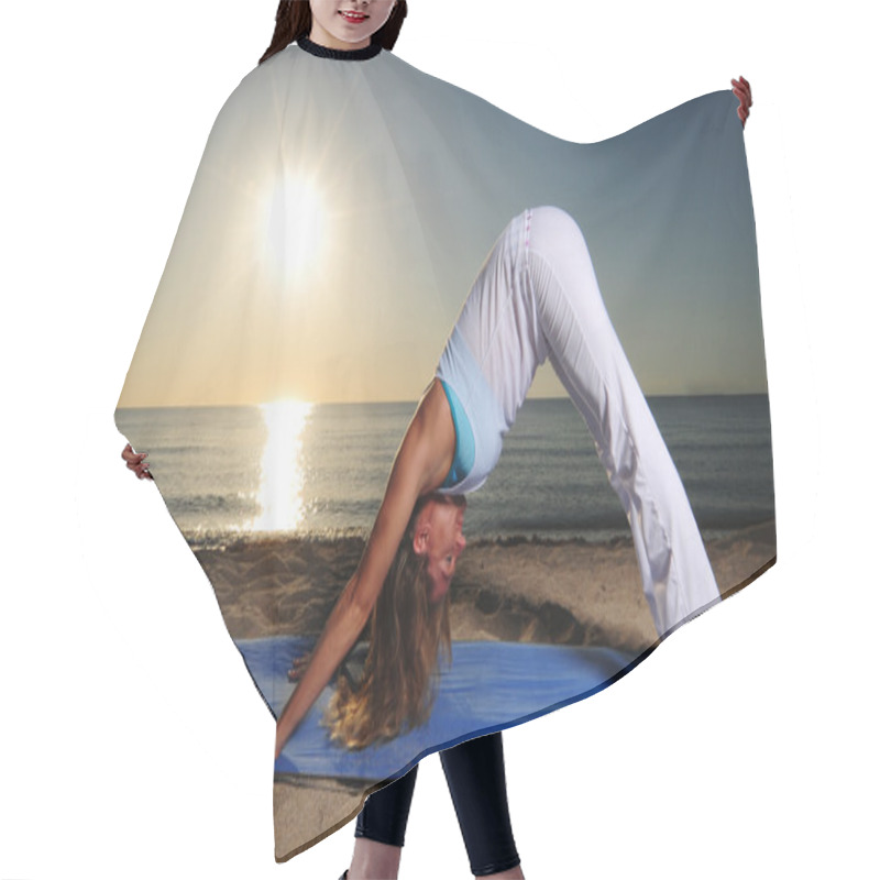 Personality  Downward Facing Dog Yoga Pose Hair Cutting Cape