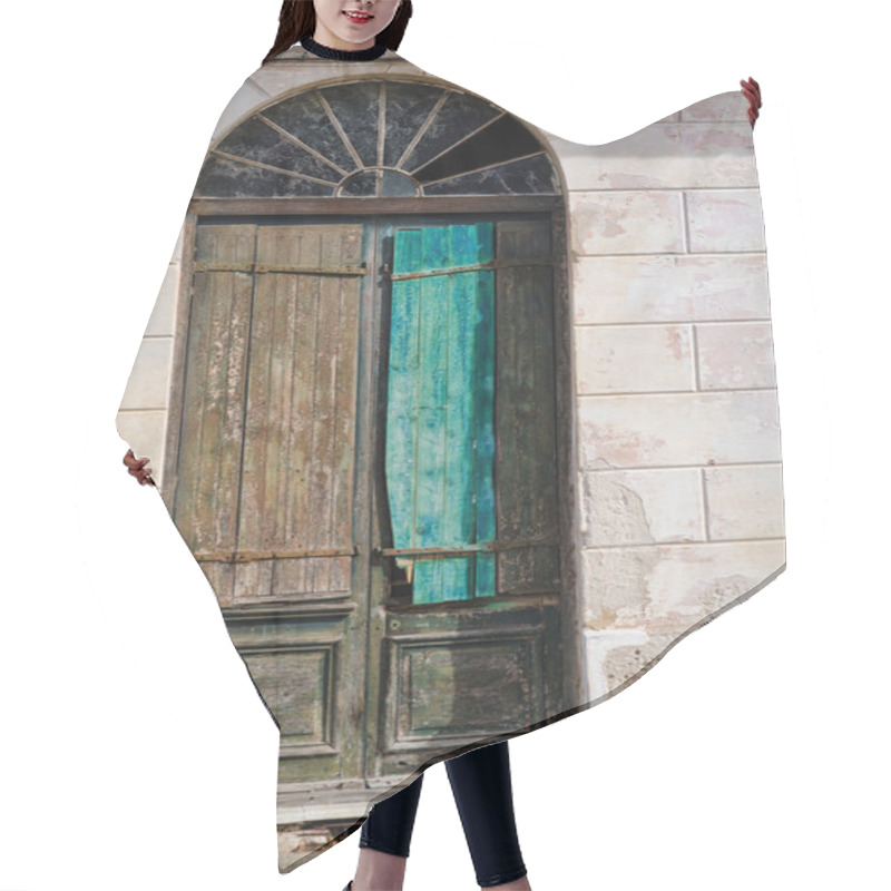 Personality  Old Door On A Colonial Building Hair Cutting Cape