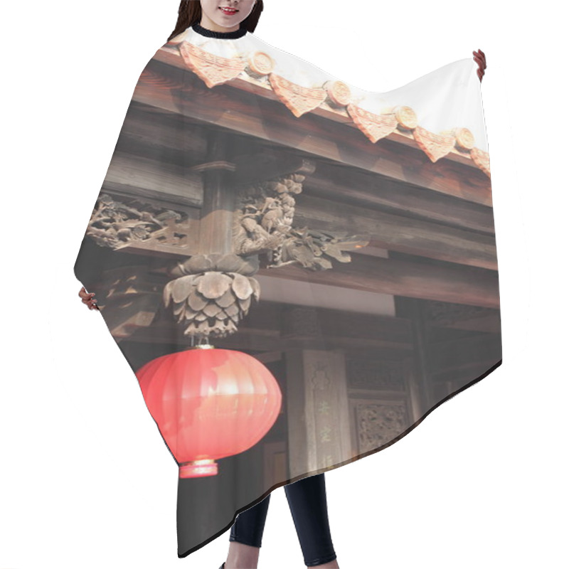 Personality  Chinese Door And Wall Hair Cutting Cape