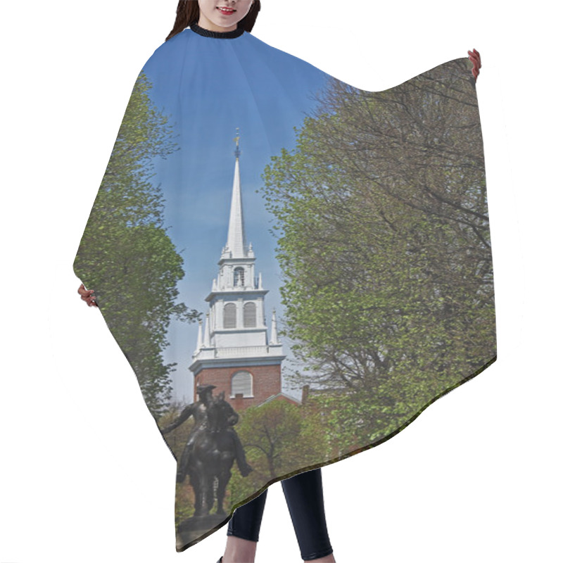 Personality  Old North Church and Statue hair cutting cape