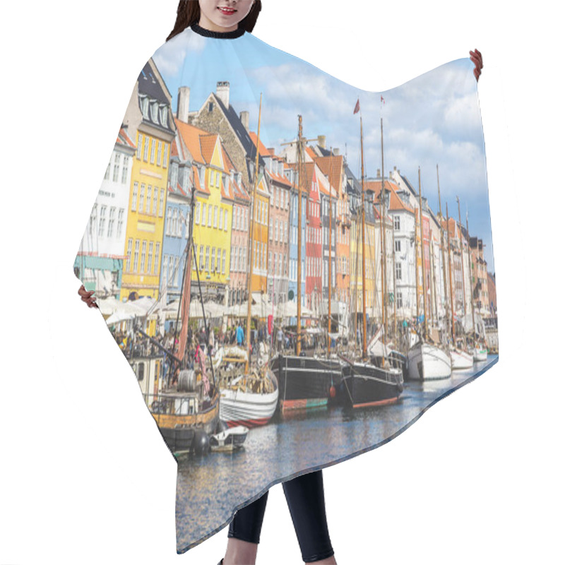 Personality  Nyhavn district  in Copenhagen hair cutting cape