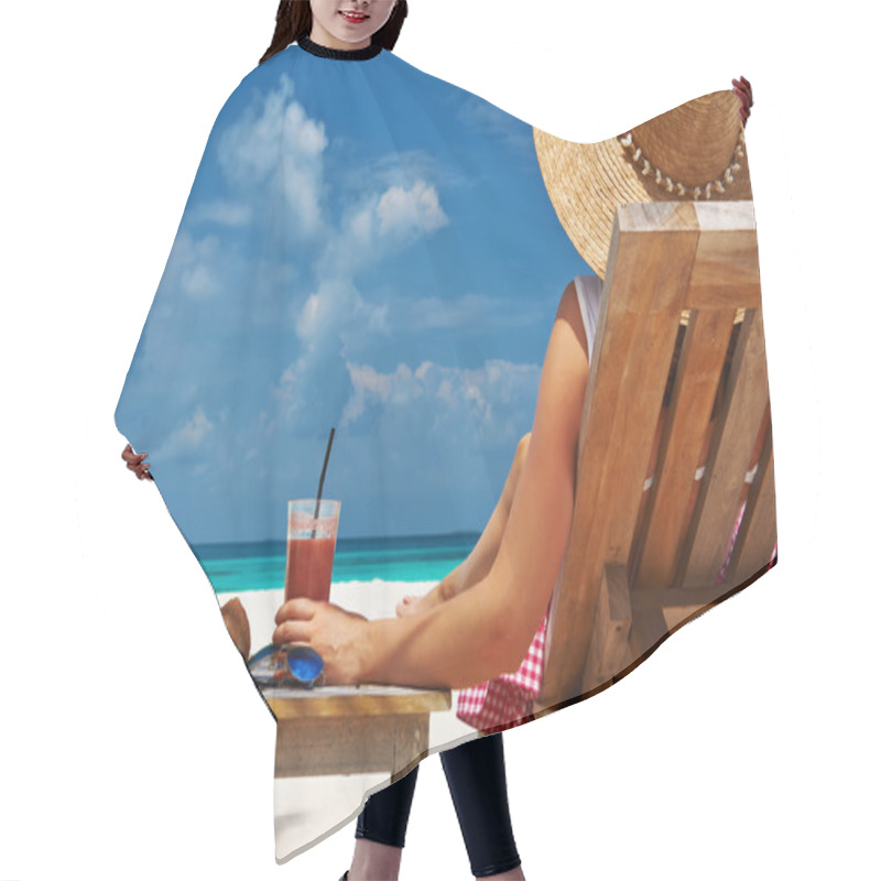 Personality  Woman At Beach With Chaise-lounges Hair Cutting Cape