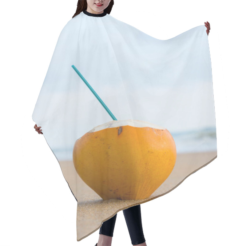 Personality  Cocktail In Coconut With Straw Hair Cutting Cape