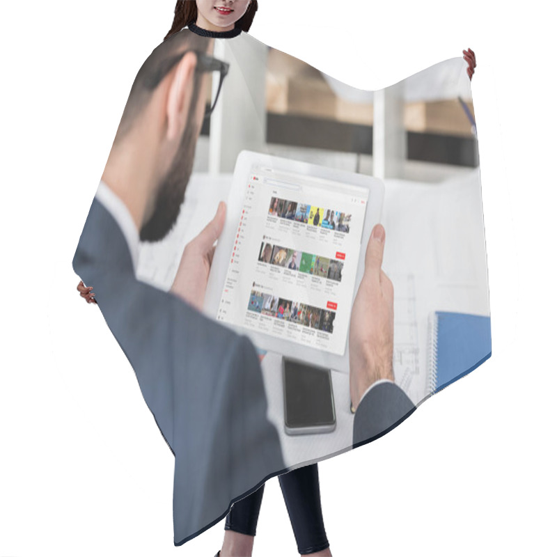 Personality  Businessman Holding Tablet With Loaded Youtube Page Hair Cutting Cape