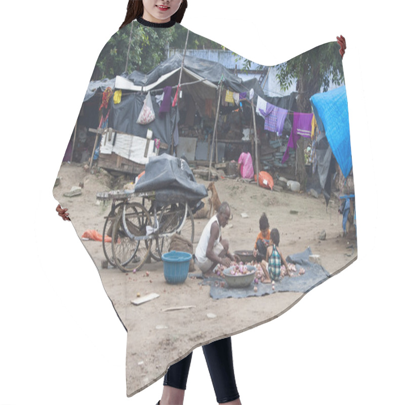 Personality  Unidentified Poor Living In Slum Hair Cutting Cape