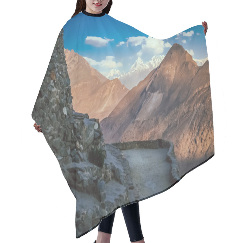 Personality  Trail To Ultar Meadow Hair Cutting Cape