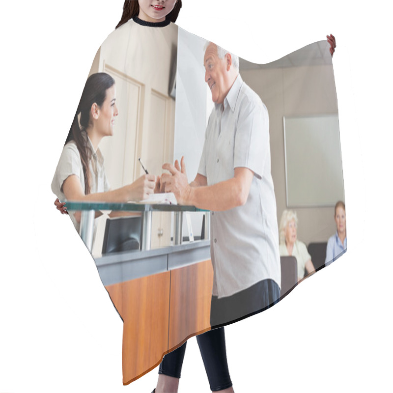 Personality  Man Communicating With Female Receptionist Hair Cutting Cape