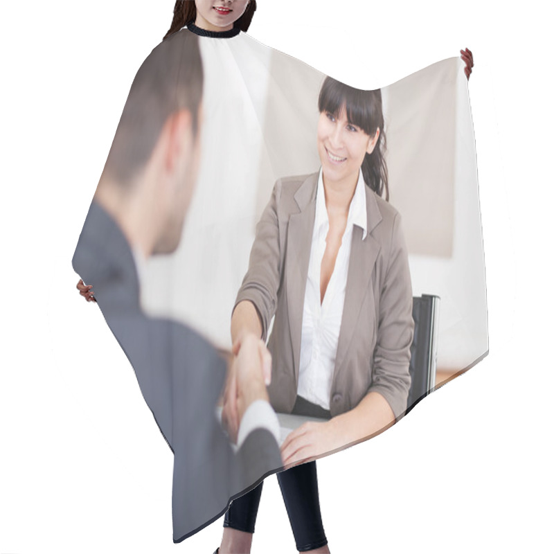 Personality  Young Businesswoman At The Interview Hair Cutting Cape