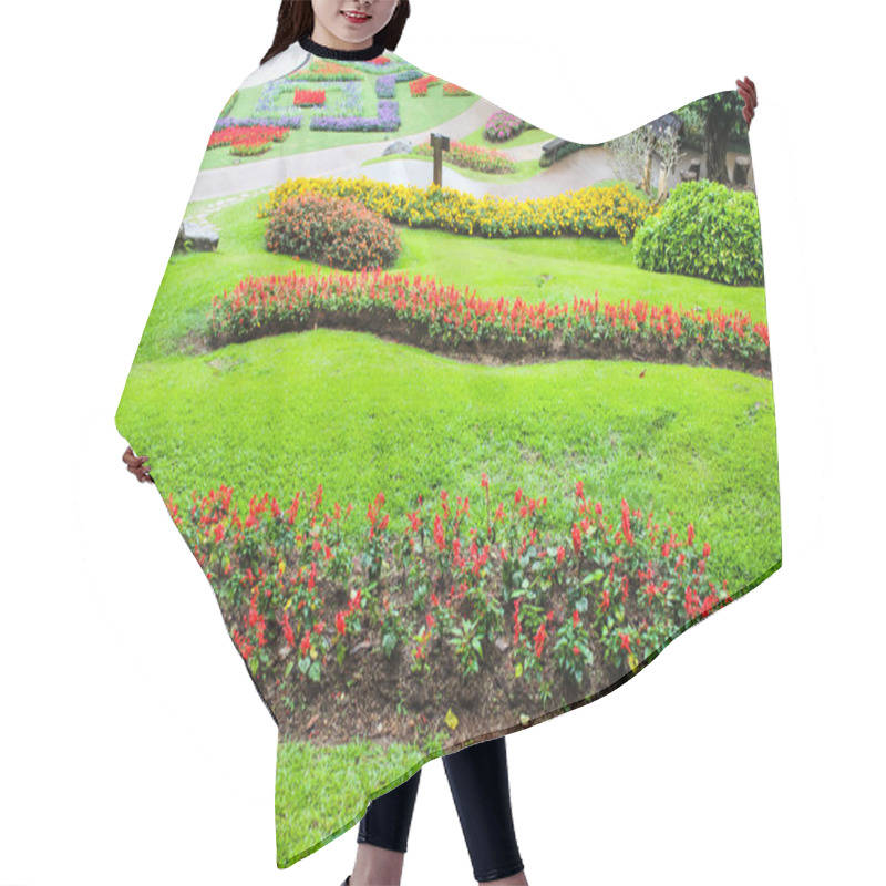 Personality  View Of Thai Style Garden Hair Cutting Cape