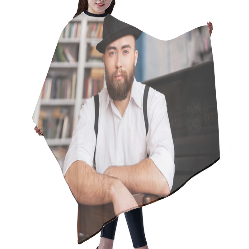 Personality  Bearded Men Sitting In Front Of His Piano Hair Cutting Cape