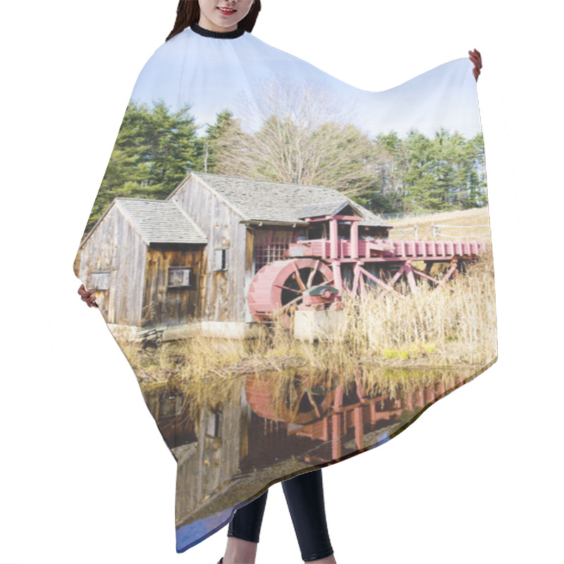 Personality  Grist Mill Hair Cutting Cape