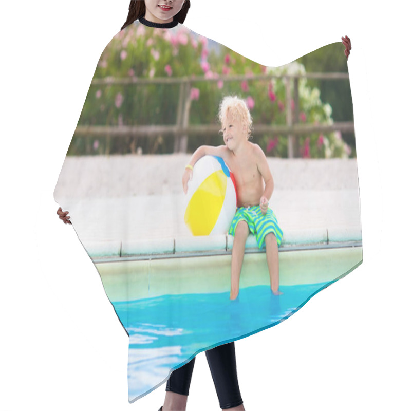 Personality  Child In Swimming Pool On Summer Vacation Hair Cutting Cape