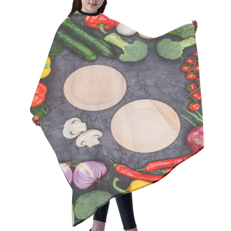 Personality  Top View Of Empty Wooden Plates And Fresh Raw Vegetables On Black Hair Cutting Cape