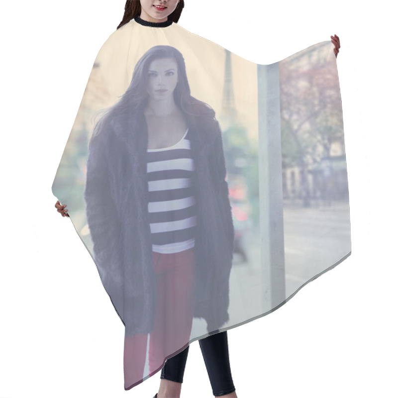 Personality  Fashion Model Female Hair Cutting Cape