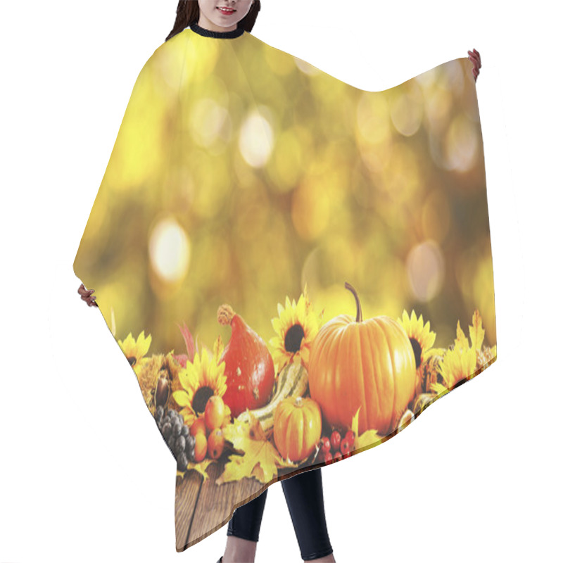 Personality  Autumn Decoration Arranged With Dry Leaves Hair Cutting Cape