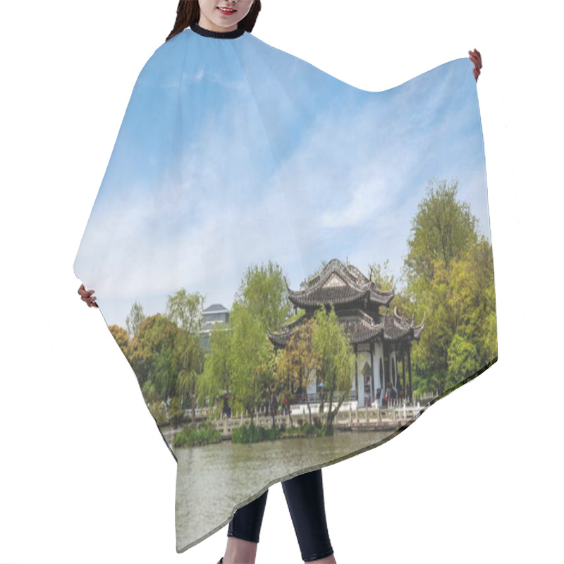 Personality  Yangzhou Slender West Lake Garden Architecture Hair Cutting Cape