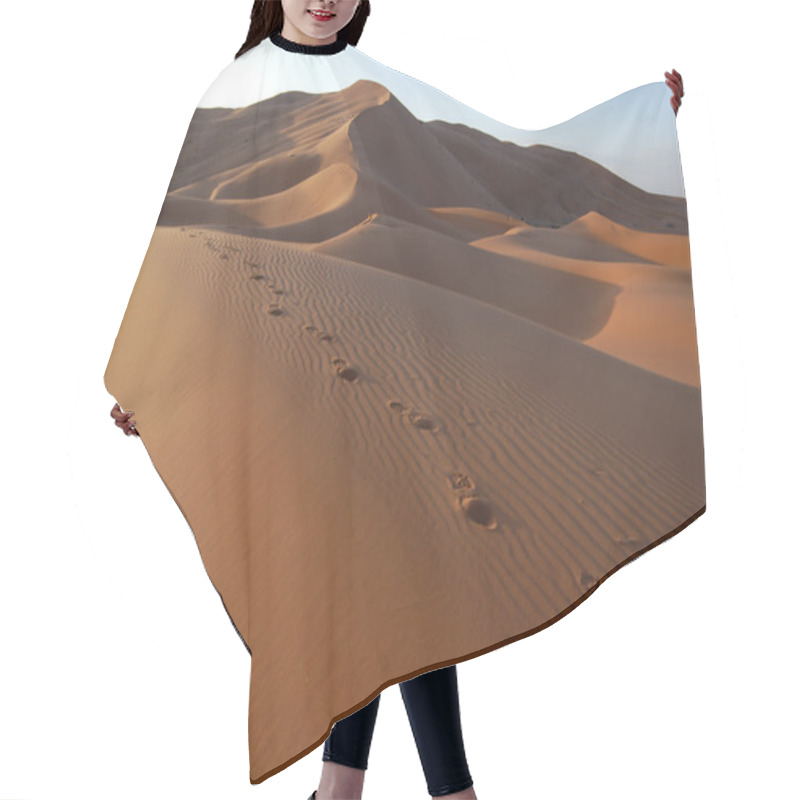 Personality  Footsteps In The Sahara Desert Hair Cutting Cape