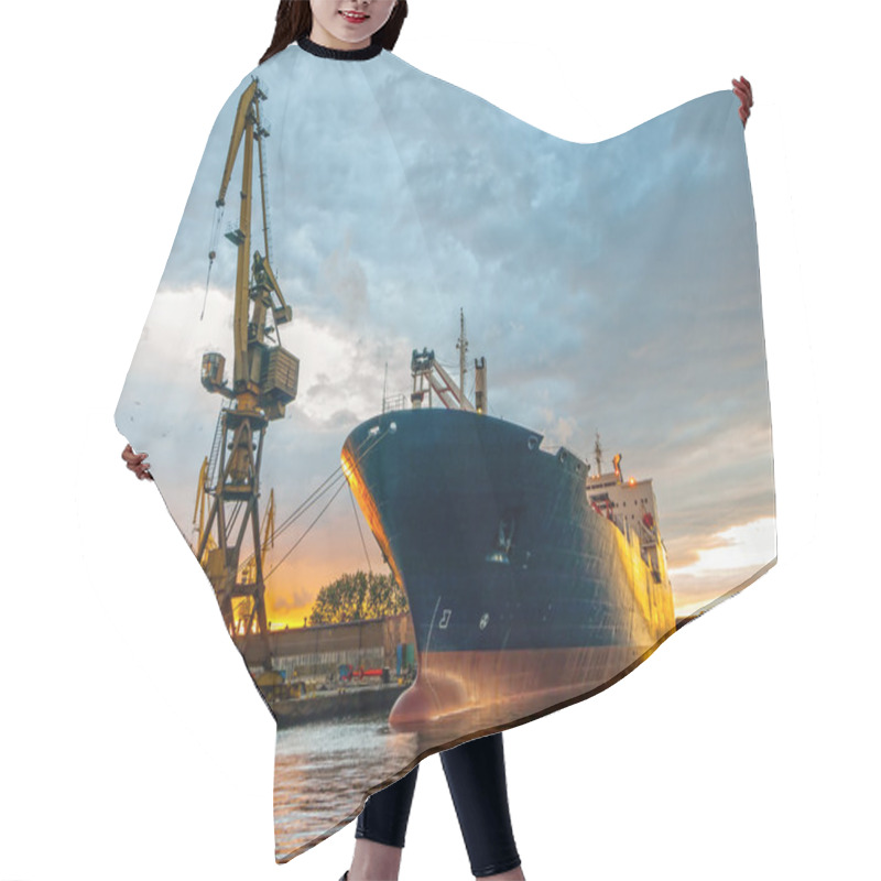 Personality  Cargo Vessel Hair Cutting Cape