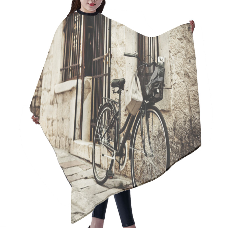 Personality  Bicycle In Cobble Street Hair Cutting Cape