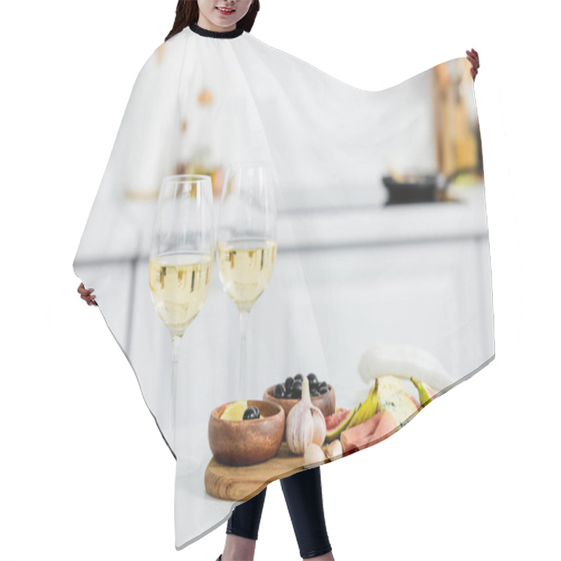 Personality  Delicious Snacks On Wooden Board And Glasses Of Wine On Table    Hair Cutting Cape