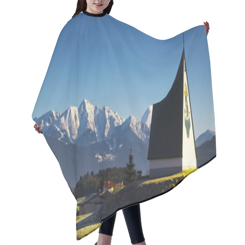 Personality  Spring Alpine Scenery Hair Cutting Cape