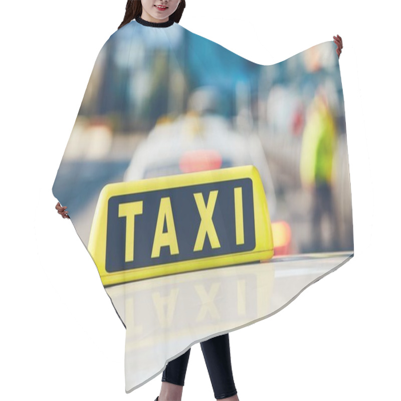 Personality  Taxi Cars On The Street Hair Cutting Cape