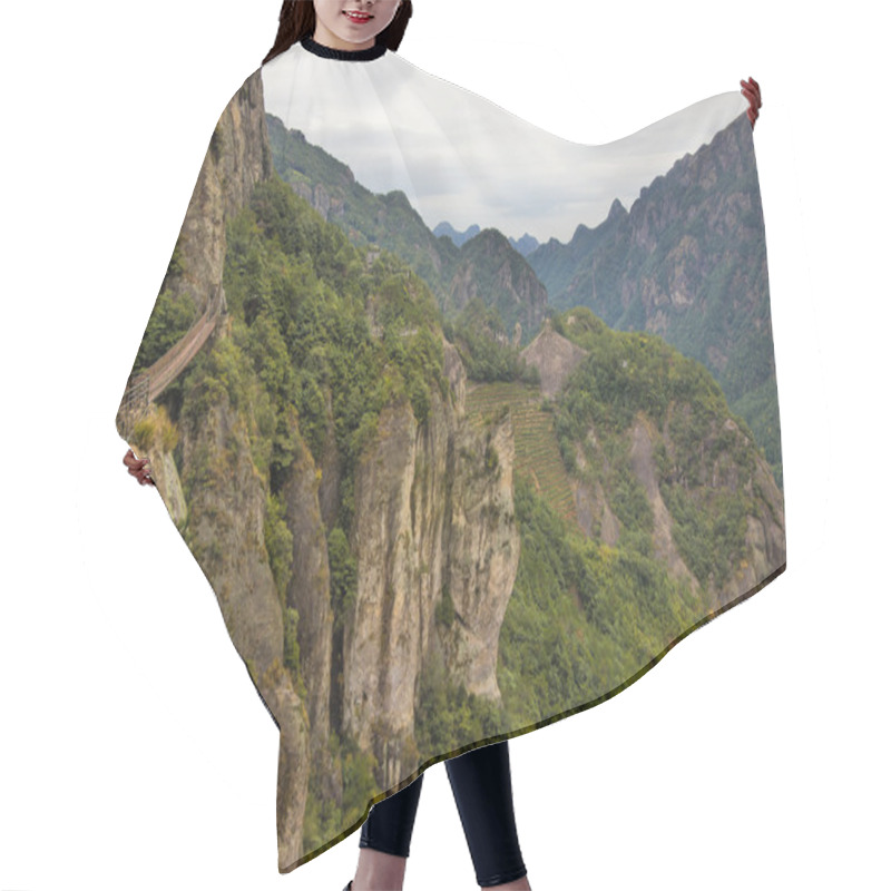 Personality  Beautiful Chinese Landscape Shots Hair Cutting Cape