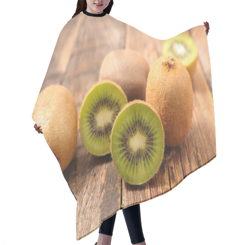 Personality  Fresh Kiwi Fruit Hair Cutting Cape