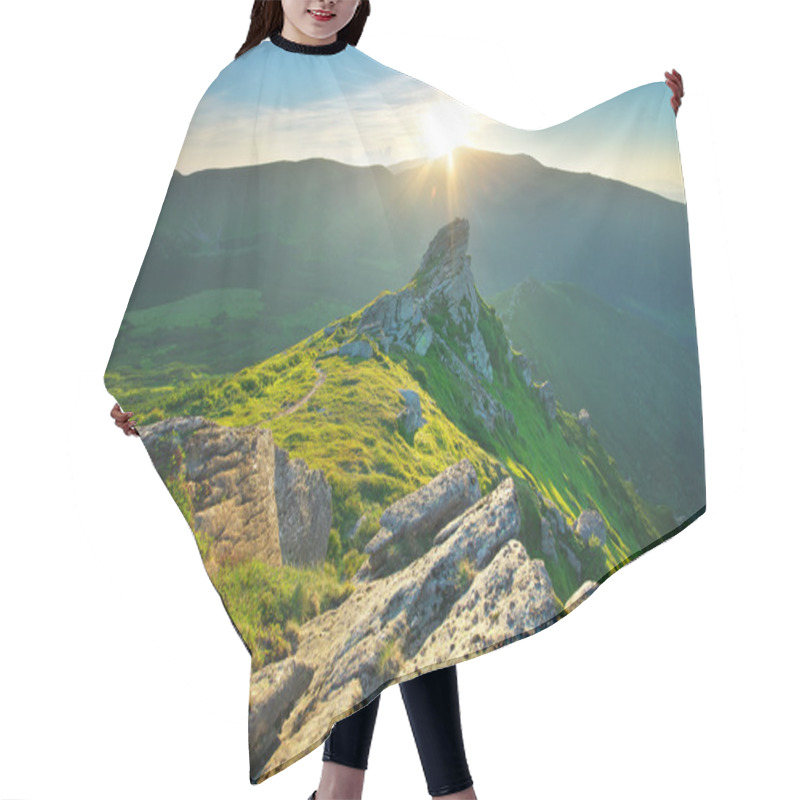 Personality  Mountain Landscape Hair Cutting Cape