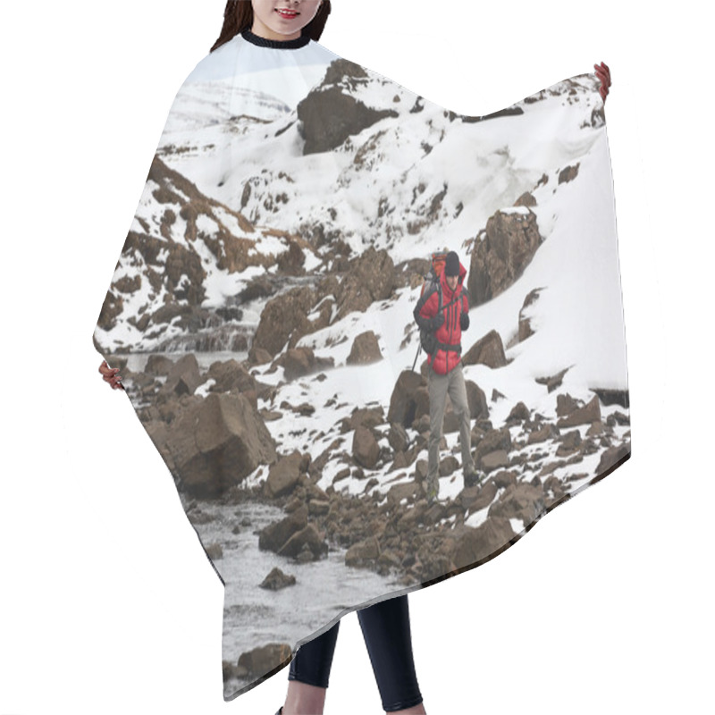 Personality  Hiking In Extreme Weather Hair Cutting Cape