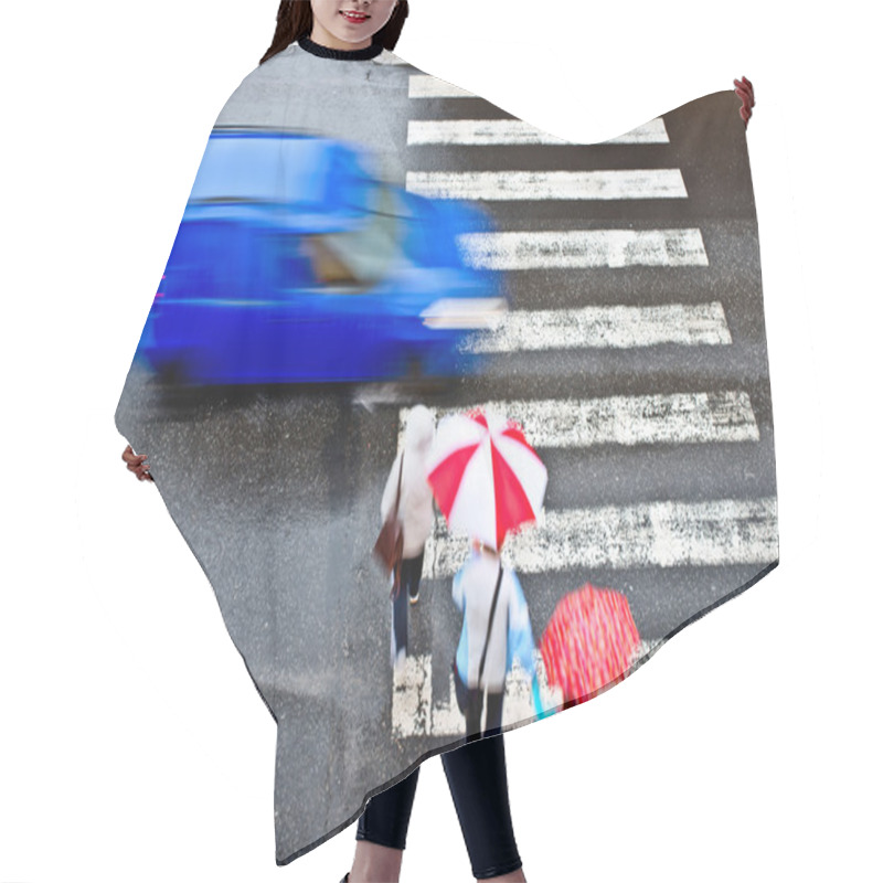 Personality  Pedestrian Crossing With Car Hair Cutting Cape