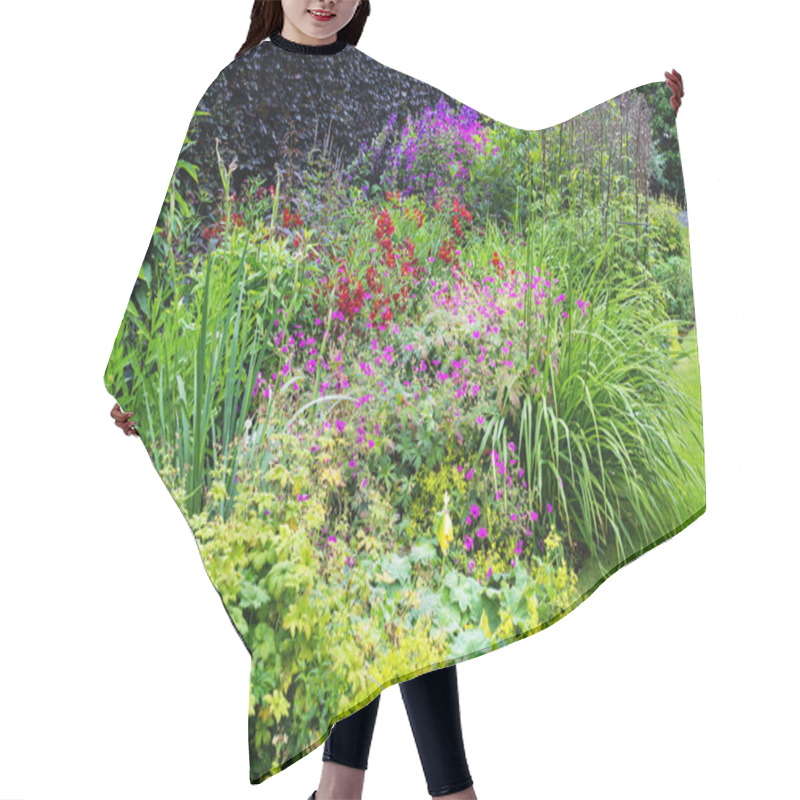 Personality  Beautiful Walled Garden Hair Cutting Cape