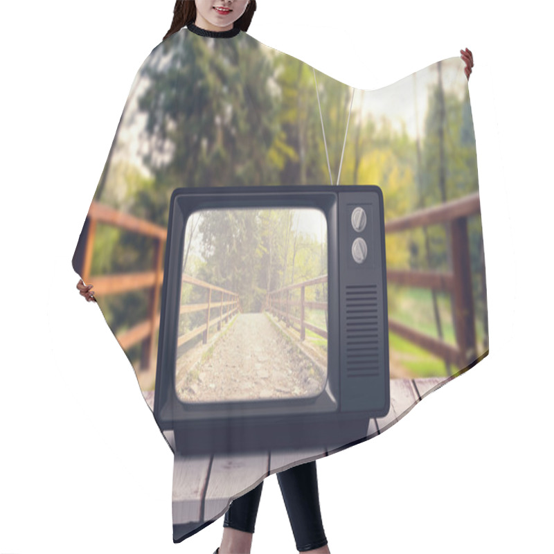 Personality  Retro Tv Against Bridge With Railings Hair Cutting Cape