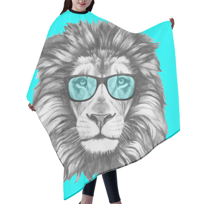 Personality  Portrait Of Lion With Glasses Hair Cutting Cape