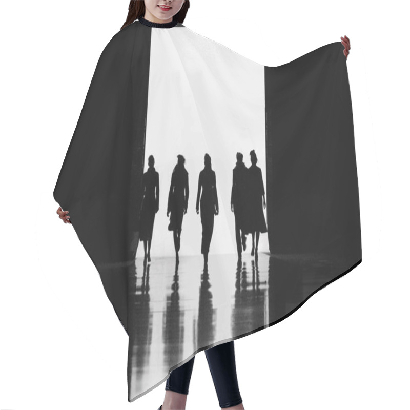 Personality  Women's Fashion Silhouettes Hair Cutting Cape