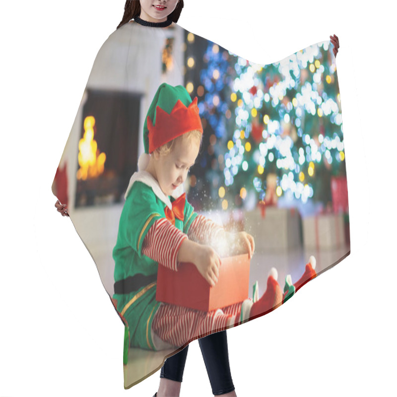 Personality  Kids At Christmas Tree. Children Open Presents Hair Cutting Cape