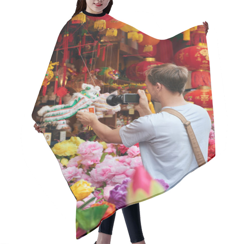 Personality  Tourist Sightseeing In Asia Hair Cutting Cape