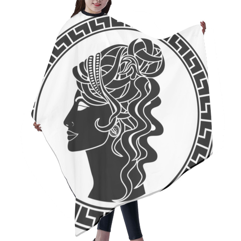 Personality  Stencil Of Aristocrat Woman Hair Cutting Cape