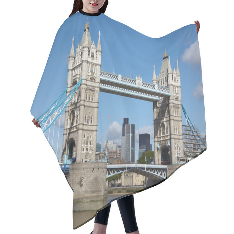 Personality  Tower Bridge In London Hair Cutting Cape