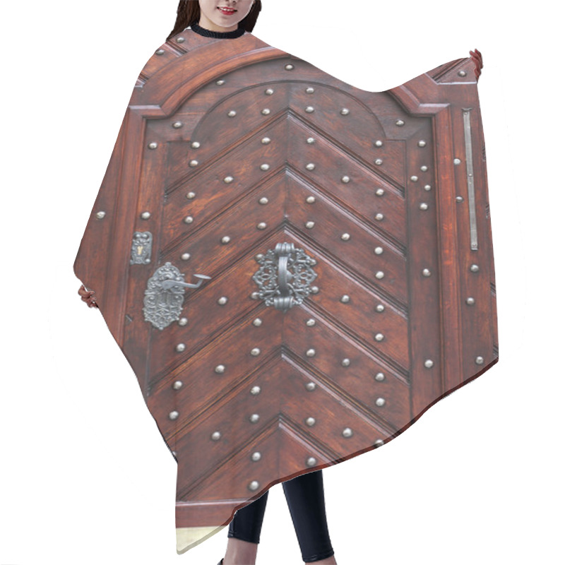 Personality  Wood Door Hair Cutting Cape